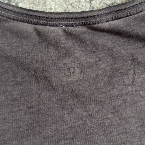 Lululemon Tee - Picture 7 of 9